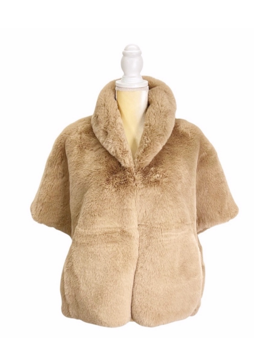 La Fiorentina Faux Fur Cape Camel One Size Plush Tan Shawl Capelet New NWT